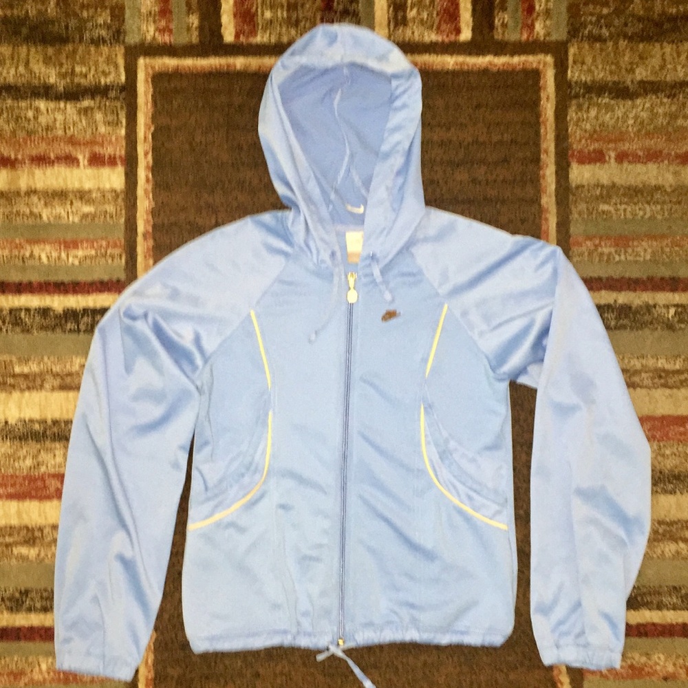 Woman’s Nike Running Jacket - Picture 1 of 3